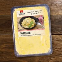 Tortellini mit Käsefüllung in Sahnesauce